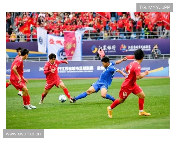 足球比赛中的集体防守与协作