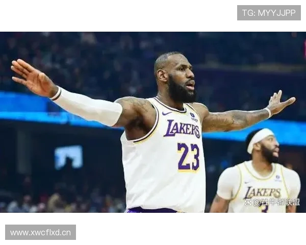 火箭队与勇士队最新一场直播全记录